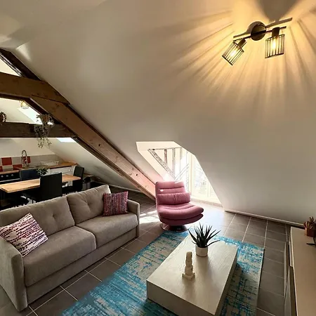 De Lancement - Charme&calme, Bouchon De Champagne - Troyes