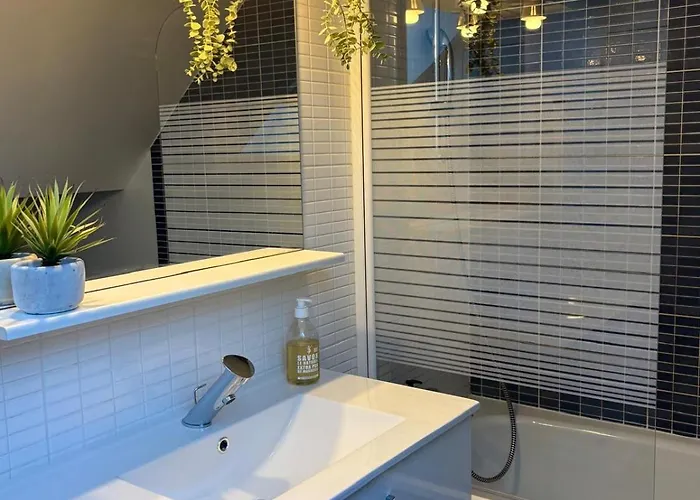 De Lancement - Charme & Calme, Bouchon De Champagne - * Troyes