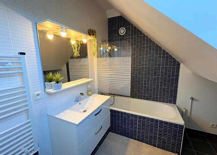 De Lancement - Charme & Calme, Bouchon De Champagne - * Troyes